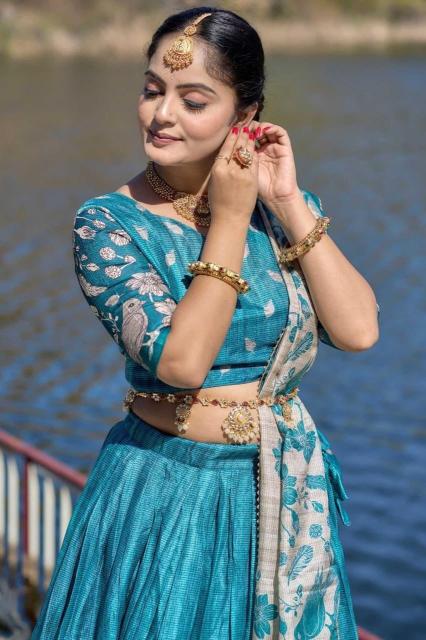 Artriddhs Dola silk vol 71 Wholesale Lehengha Choli Suppliers